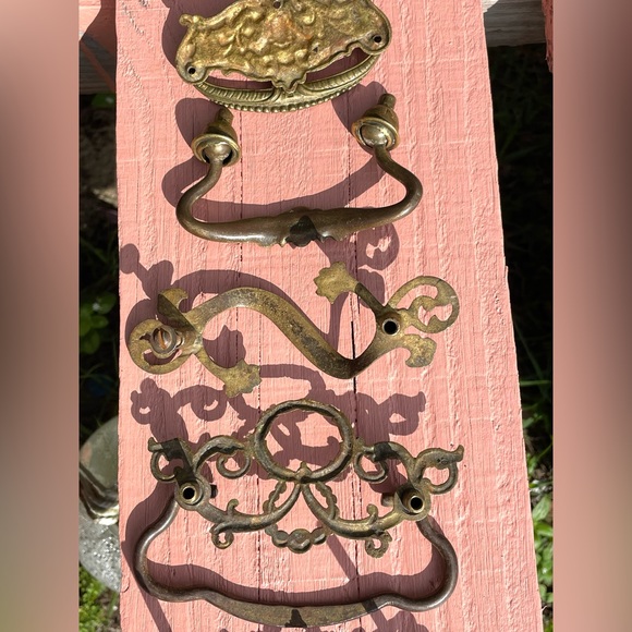 Set Of 6 Vintage Cast Iron Drawer Pulls. Variety Set. - Picture 7 of 15